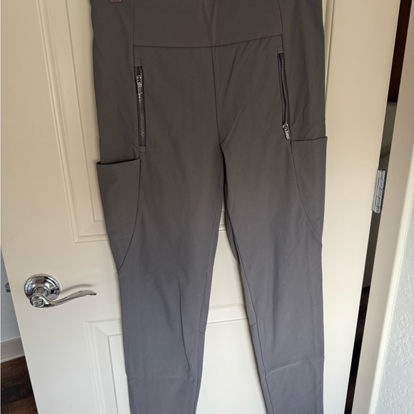 Athleta Headlands Hybrid Tight, Flagstone Grey Size 8 - Picture 3 of 7